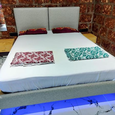 Saka Kadams Home Stay Guhagar Luaran gambar