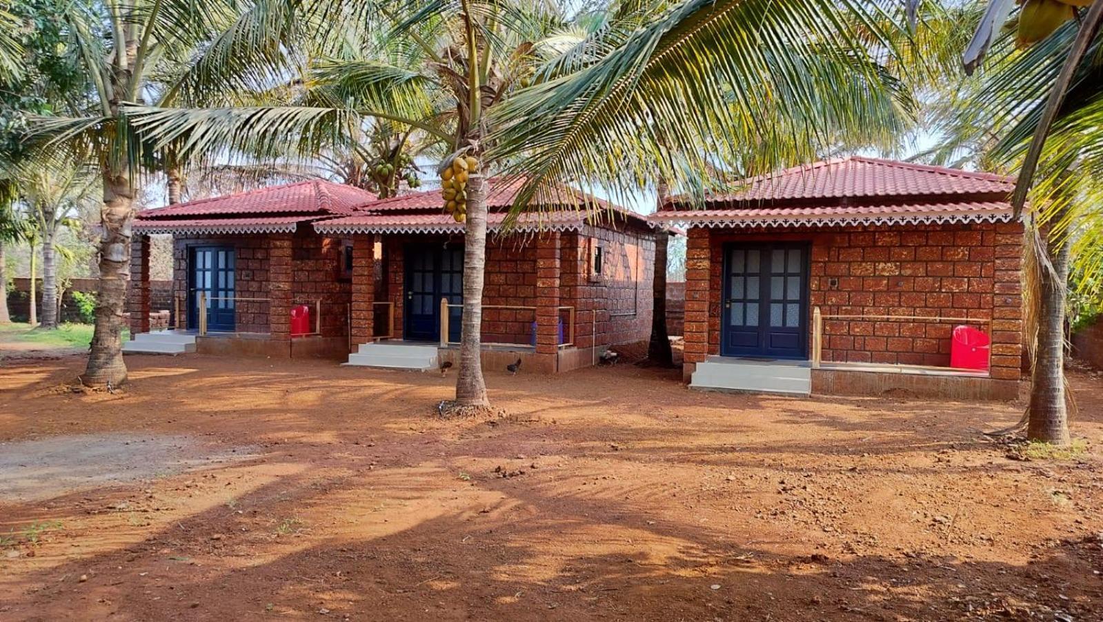 Saka Kadams Home Stay Guhagar Luaran gambar