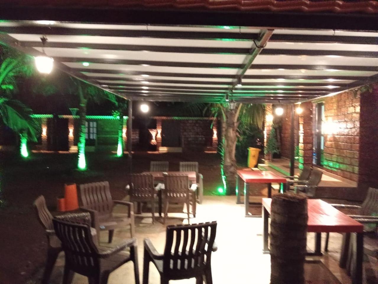 Saka Kadams Home Stay Guhagar Luaran gambar