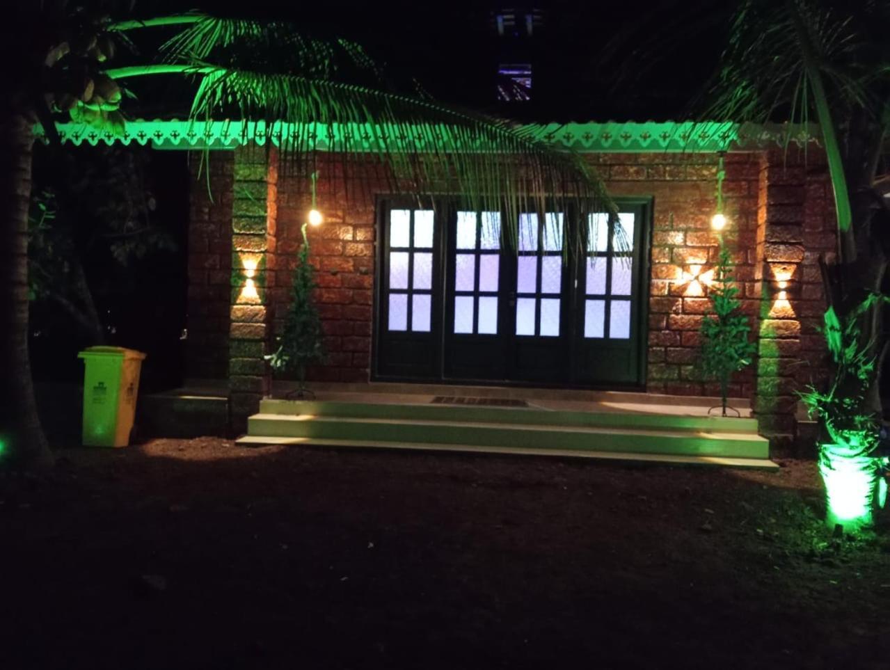 Saka Kadams Home Stay Guhagar Luaran gambar