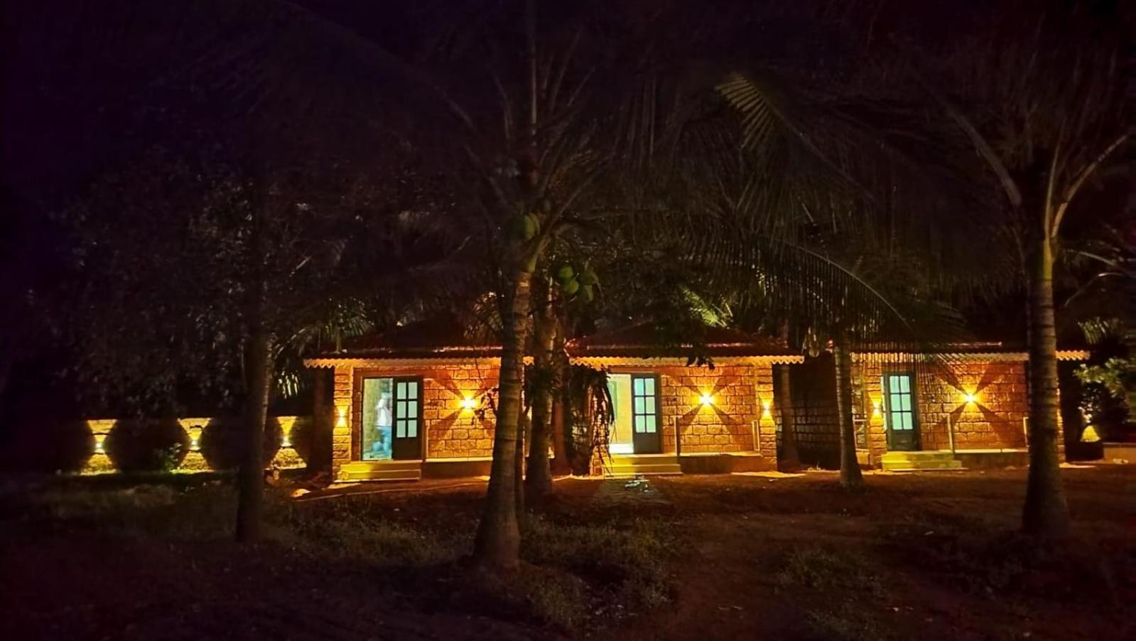 Saka Kadams Home Stay Guhagar Luaran gambar