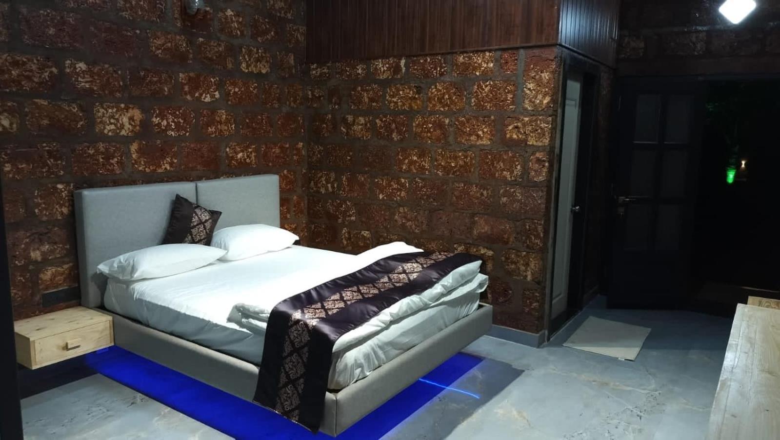 Saka Kadams Home Stay Guhagar Luaran gambar