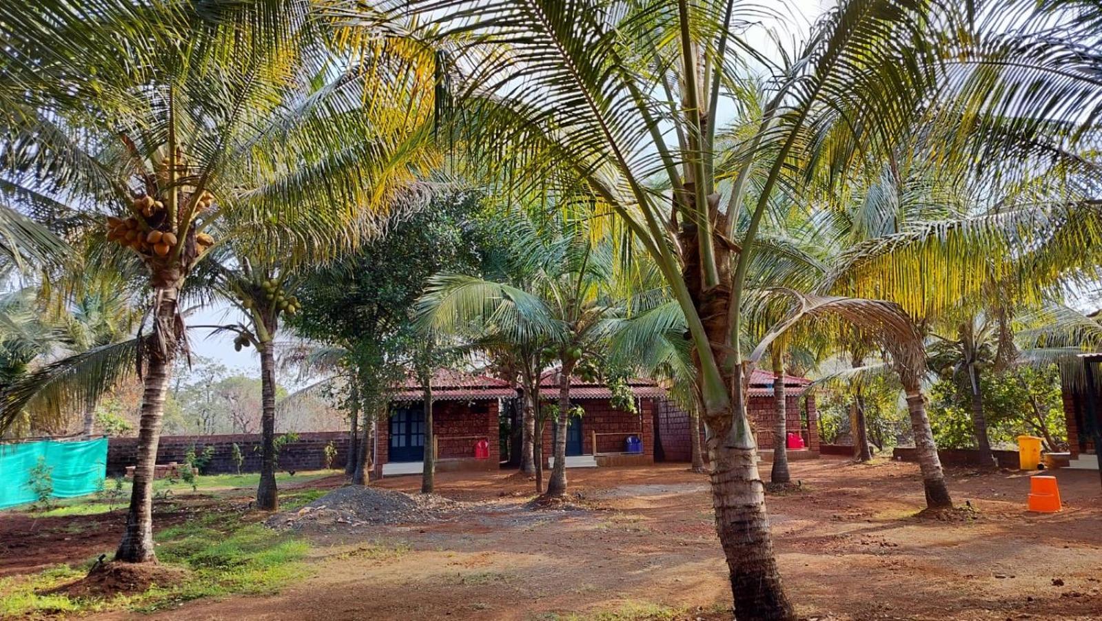 Saka Kadams Home Stay Guhagar Luaran gambar