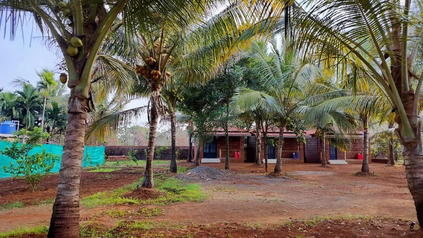 Saka Kadams Home Stay Guhagar Luaran gambar