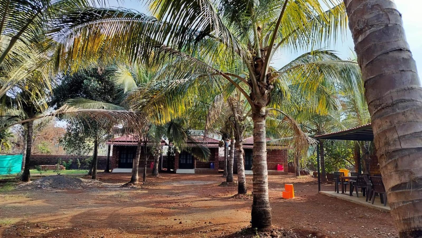 Saka Kadams Home Stay Guhagar Luaran gambar