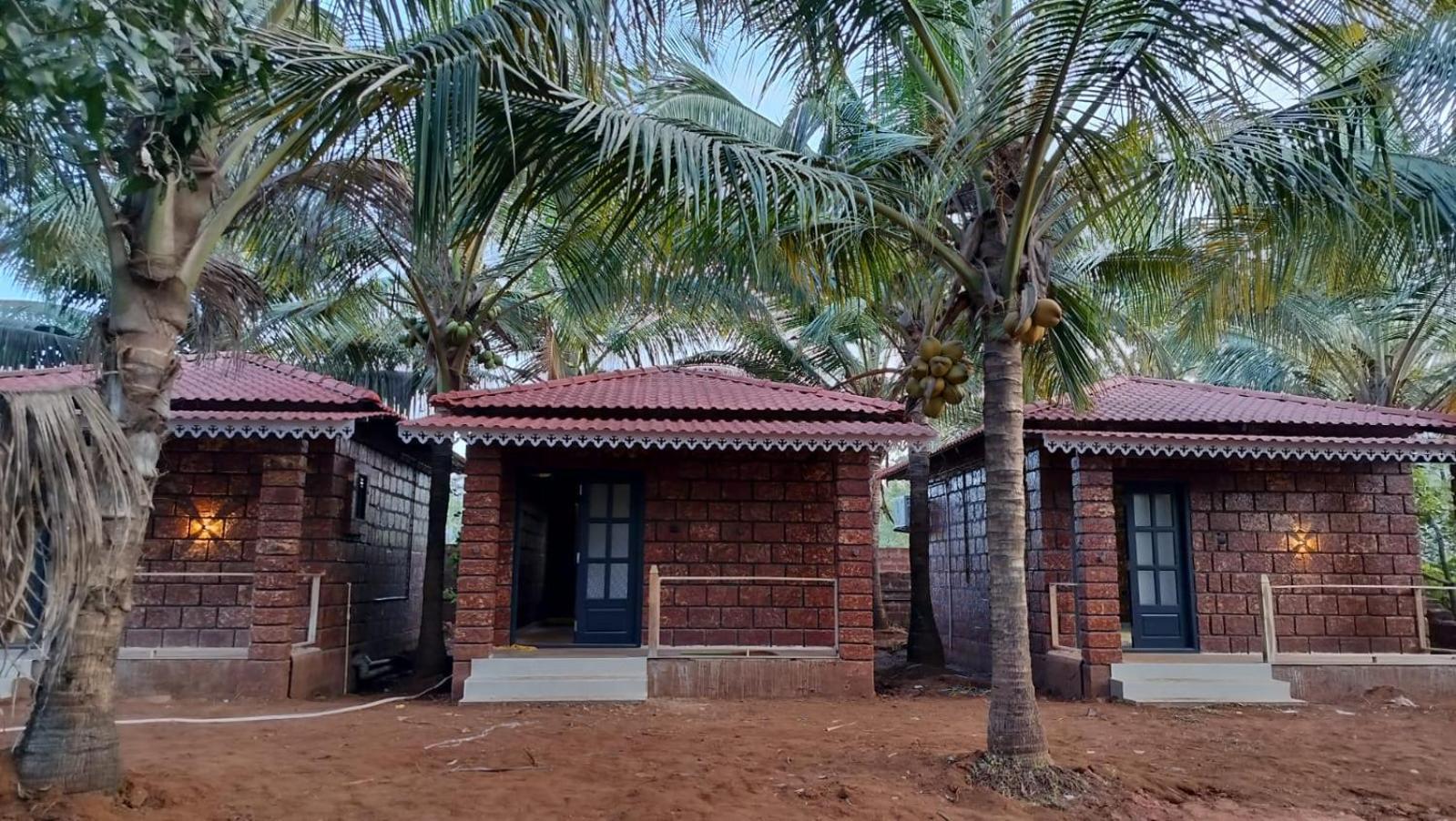 Saka Kadams Home Stay Guhagar Luaran gambar