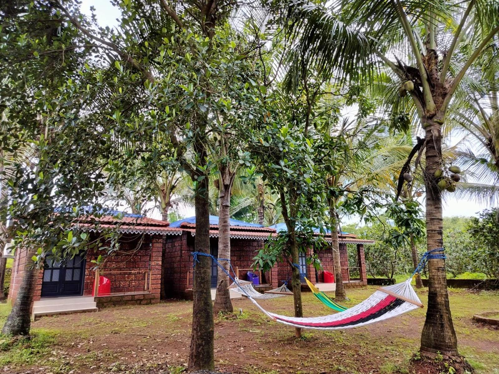 Saka Kadams Home Stay Guhagar Luaran gambar