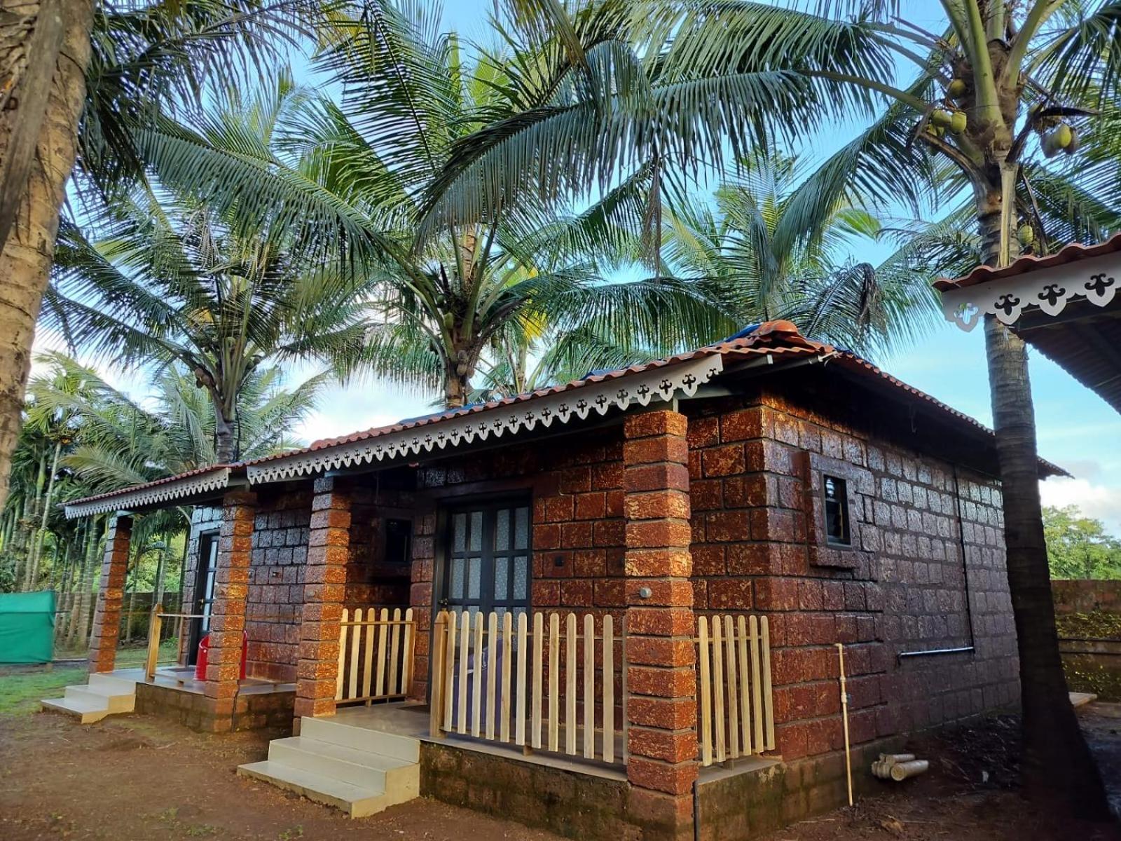 Saka Kadams Home Stay Guhagar Luaran gambar